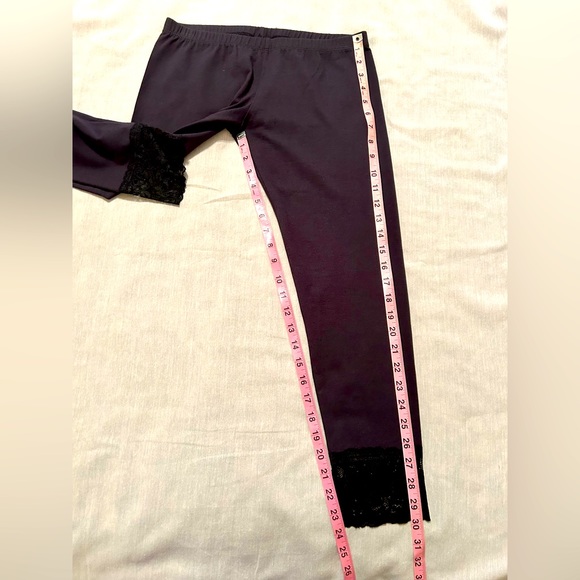 Capri Leggins Hem lace trim - Picture 3 of 7